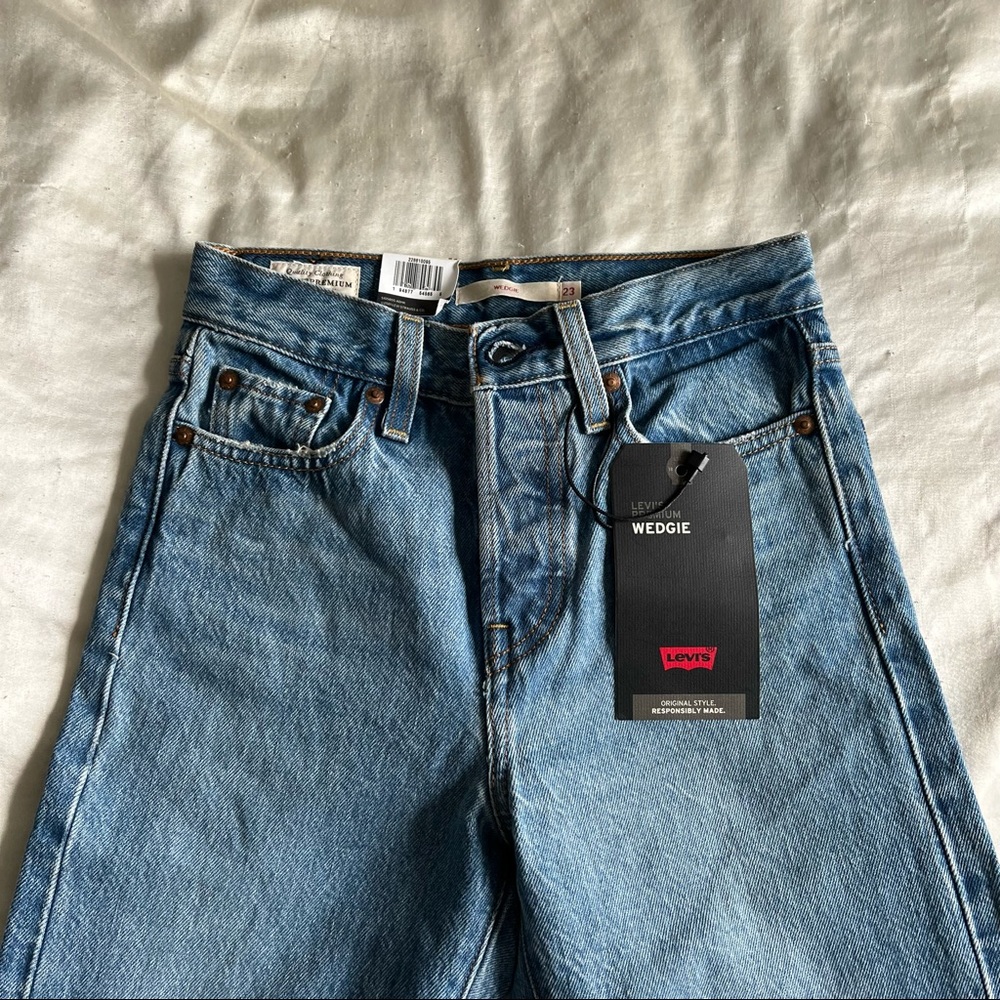levi’s wedgie jeans